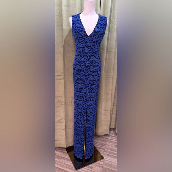 Alice+ Olivia Elegant Royal Blue Lace Evening Gown, US2 - Picture 4 of 11